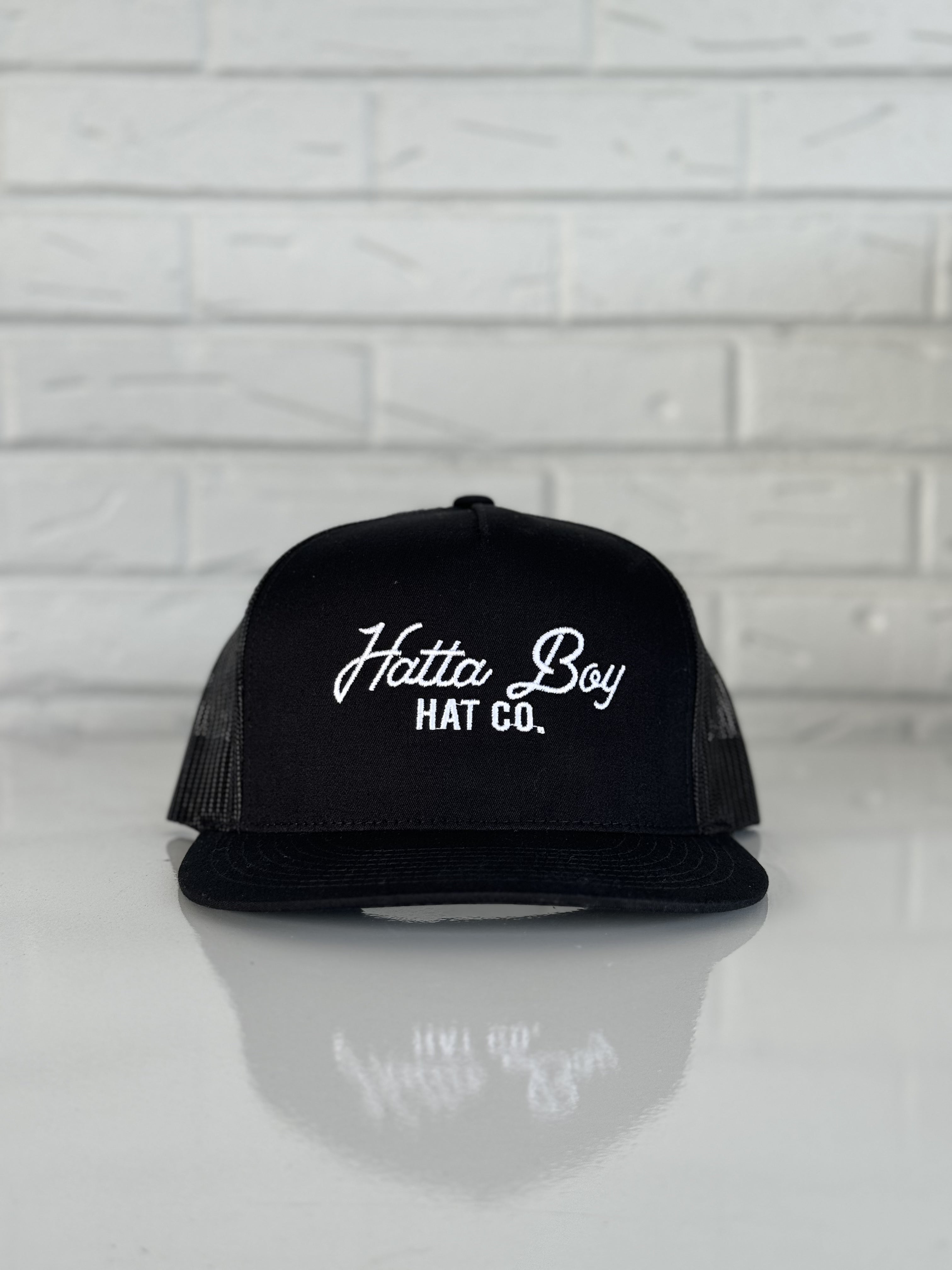 STAY CLASSY - BLACK/WHITE
